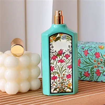 Grøn te og pæreblomst parfume